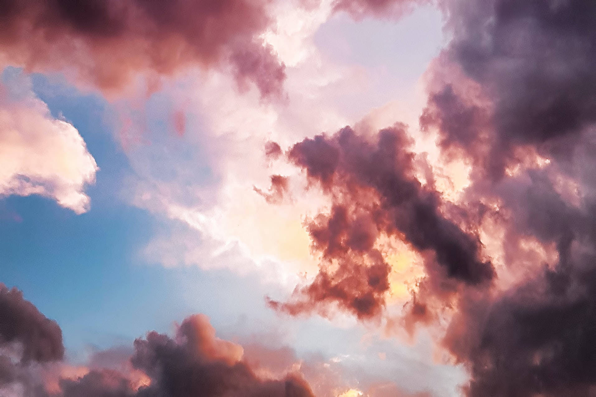 A Majestic Sky Of Pastel Clouds Wallpaper