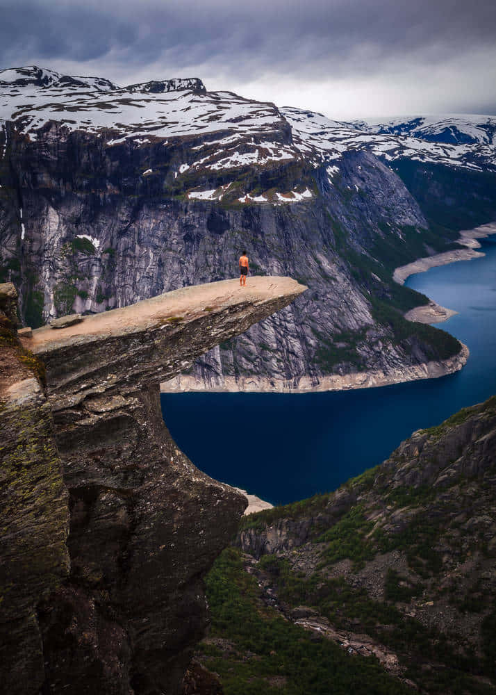 A Mystic Moment At Trolltunga Wallpaper