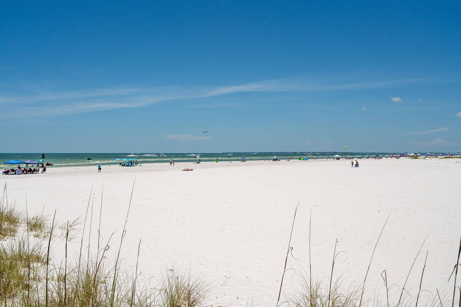 A Tranquil Day At Florida's Pristine White Sand Beach Wallpaper