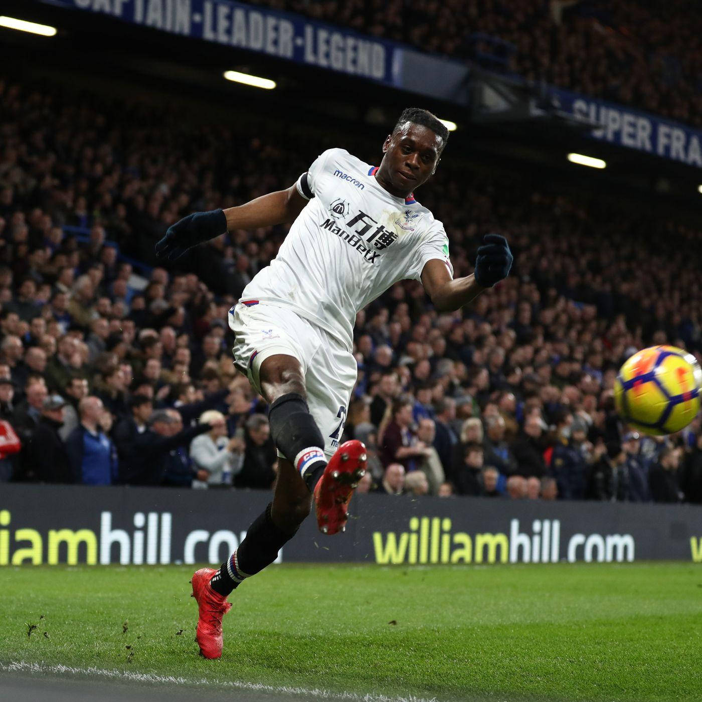 Aaron Wan-bissaka Blurry Wallpaper