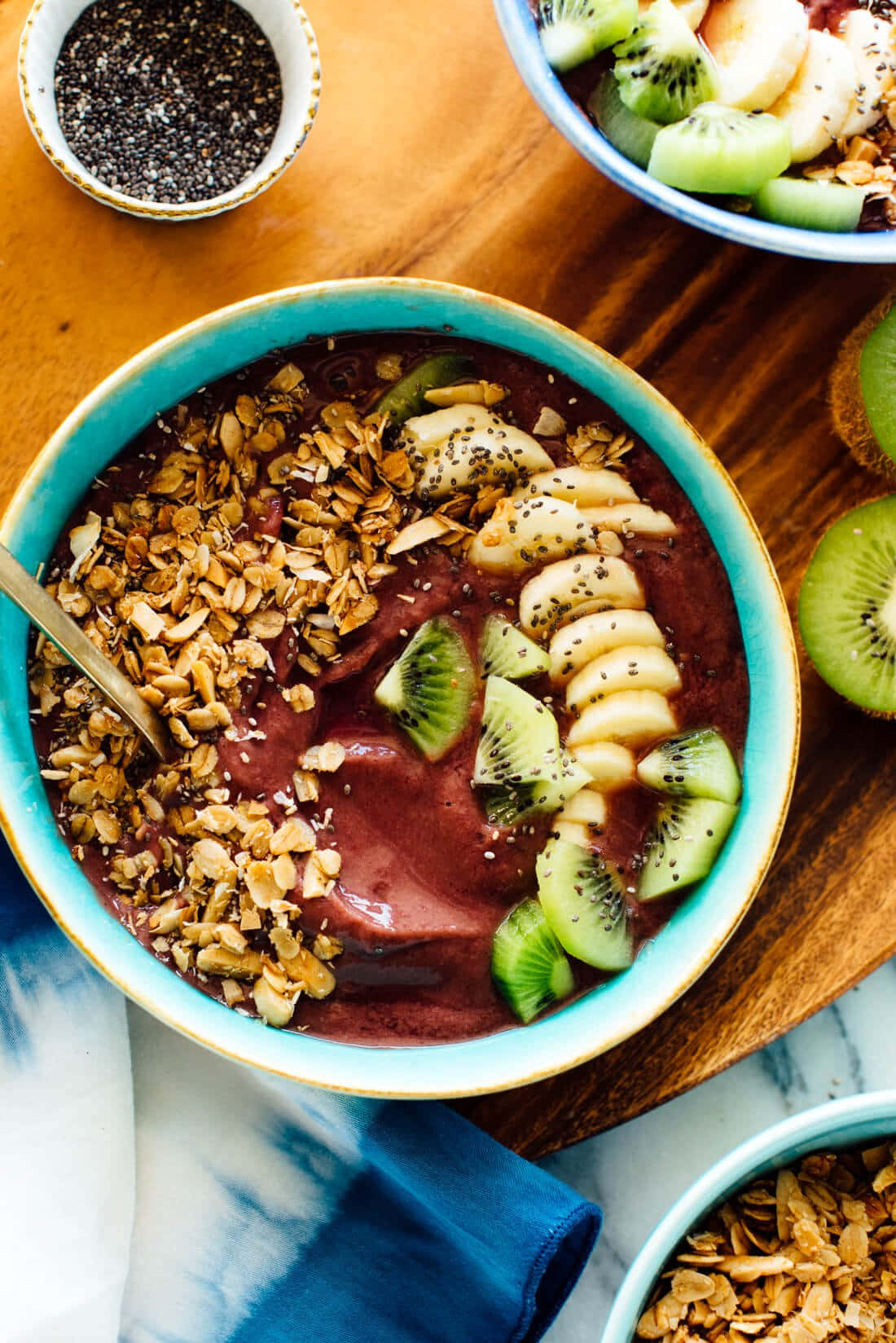 Acai Bowlwith Fruitand Granola Wallpaper