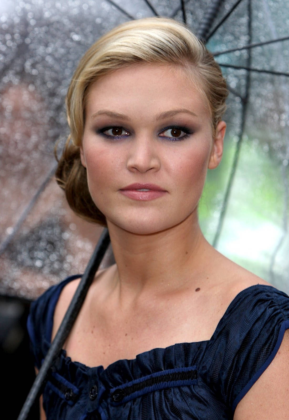 Actress Celebrity Julia Stiles Wallpaper