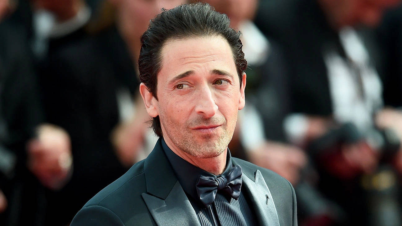 Adrien Brody All-black Formal Wear Wallpaper