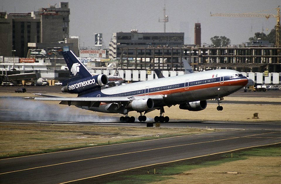 Aeromexico Mcdonnell Douglas Dc-10-15 Aircraft Wallpaper