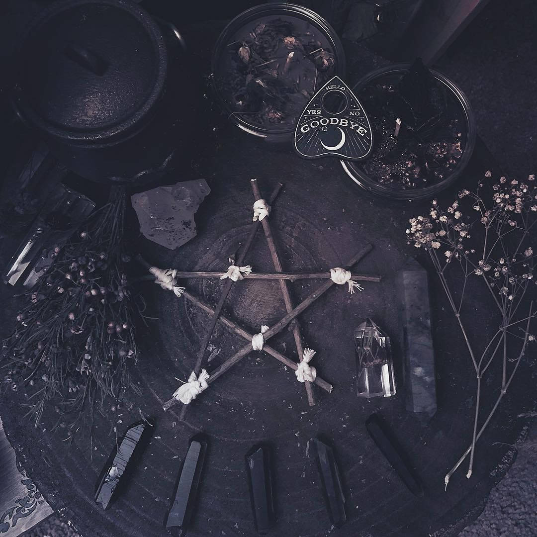 Aesthetic Black Wooden Pentagram Wallpaper