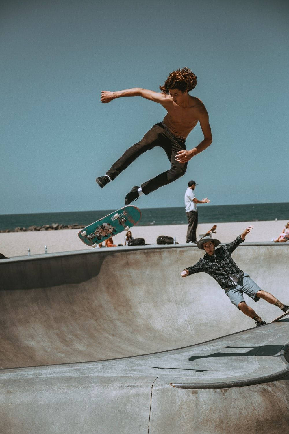 Aesthetic Skateboard Players Wallpaper