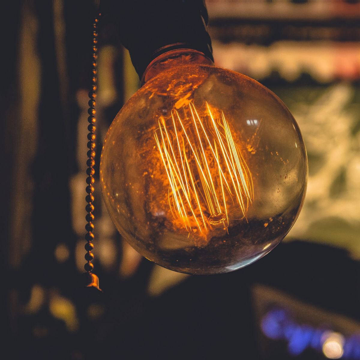 Aesthetic Vintage Ipad Light Bulb Wallpaper