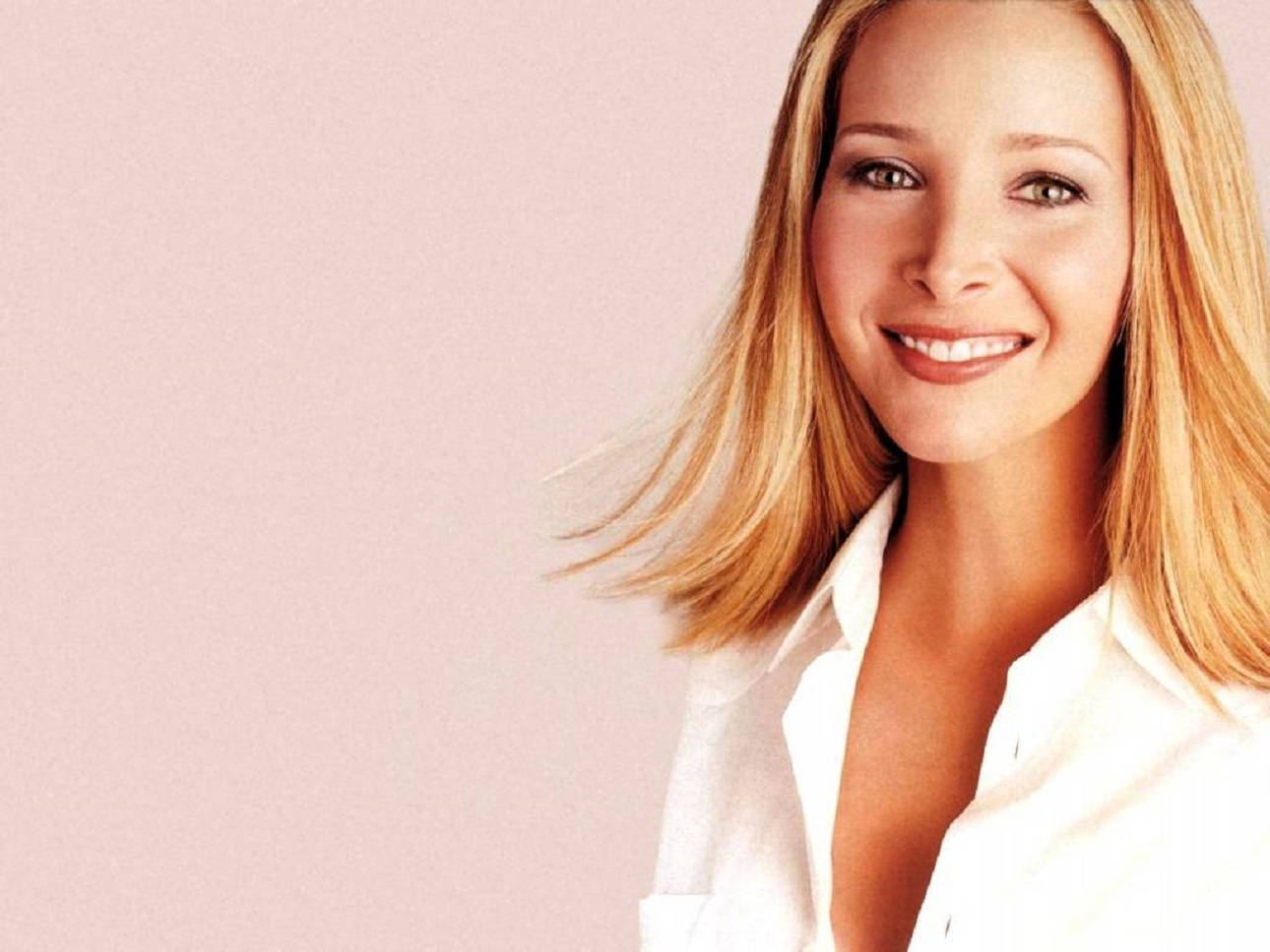 Aesthetically Pleasing Lisa Kudrow Wallpaper