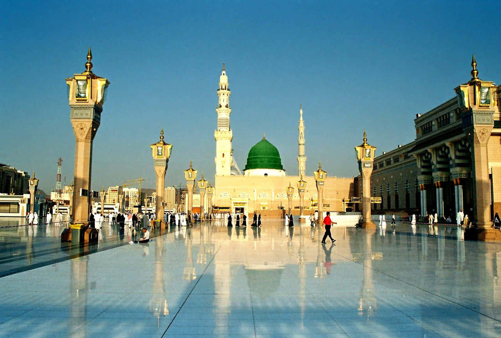 Al Masjid_an Nabawi_ Sunny_ Day Wallpaper