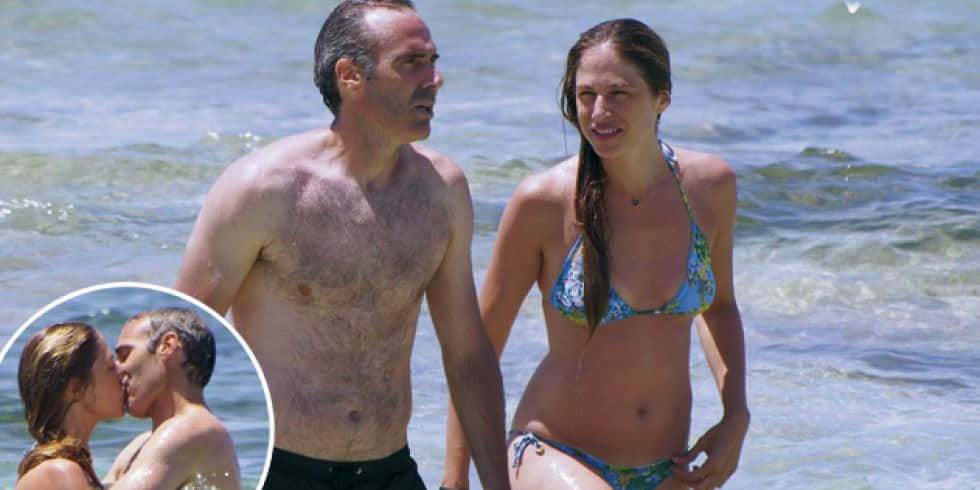 Alex Corretja And Wife Beach Photos Wallpaper