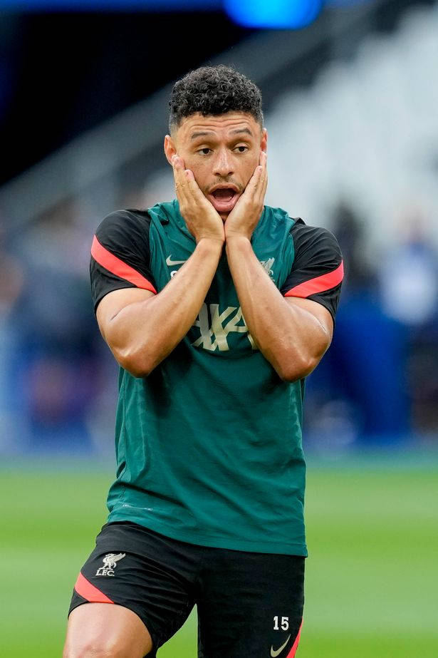 Alex Oxlade-chamberlain Hands On Face Wallpaper