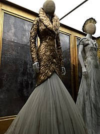 Alexander Mcqueen Savage Beauty Dress Exhibit Wallpaper