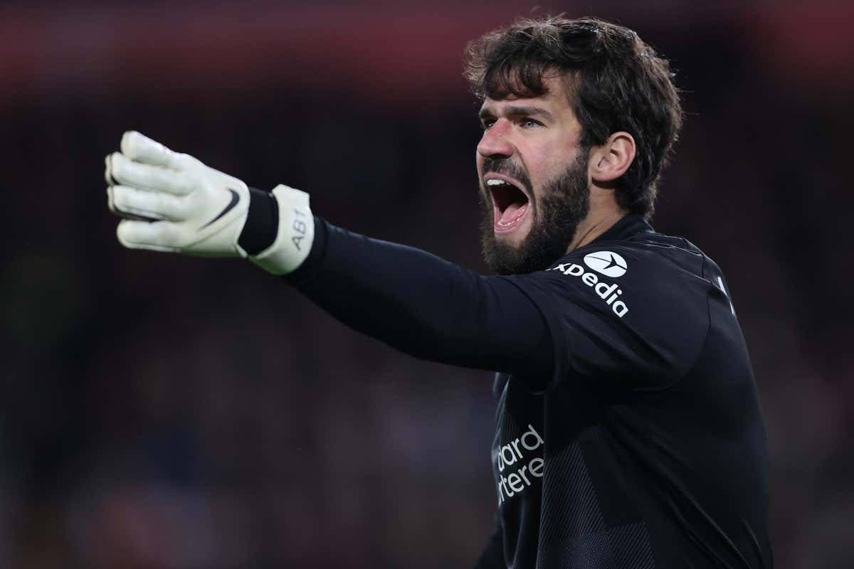 Alisson Becker Giving Directions Wallpaper