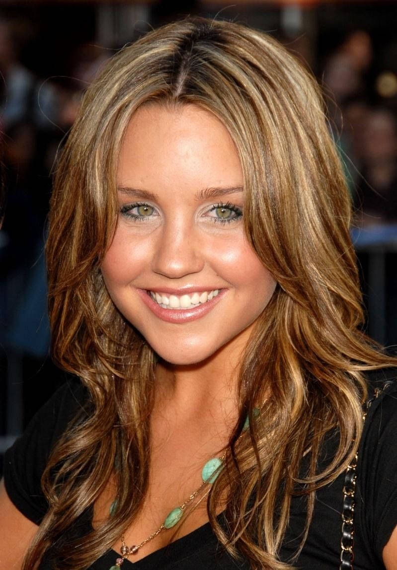 Amanda Bynes Brown Eyes Wallpaper