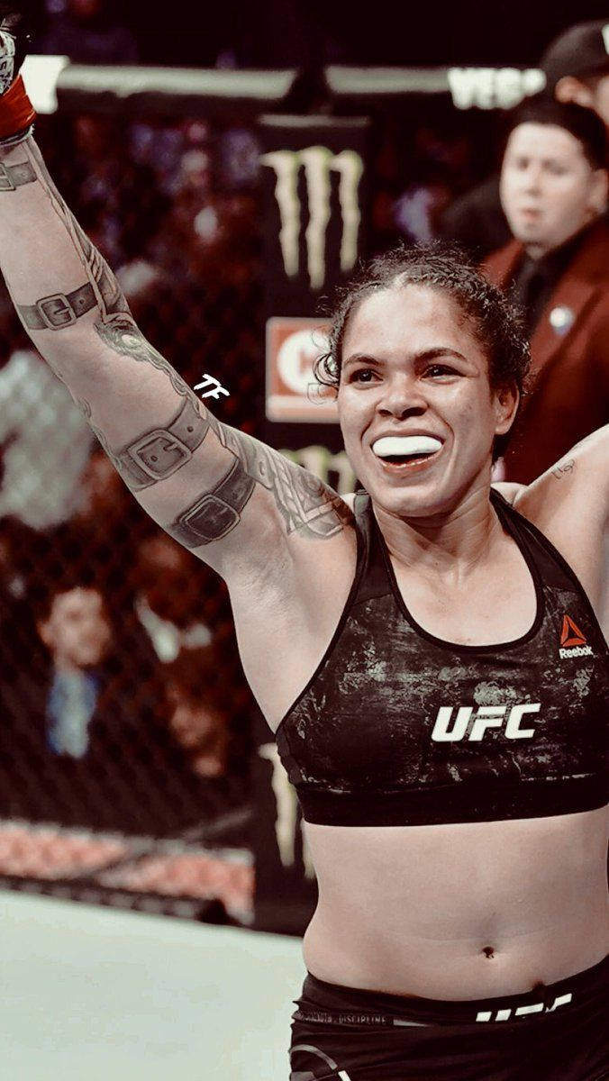 Amanda Nunes Celebrating Wallpaper