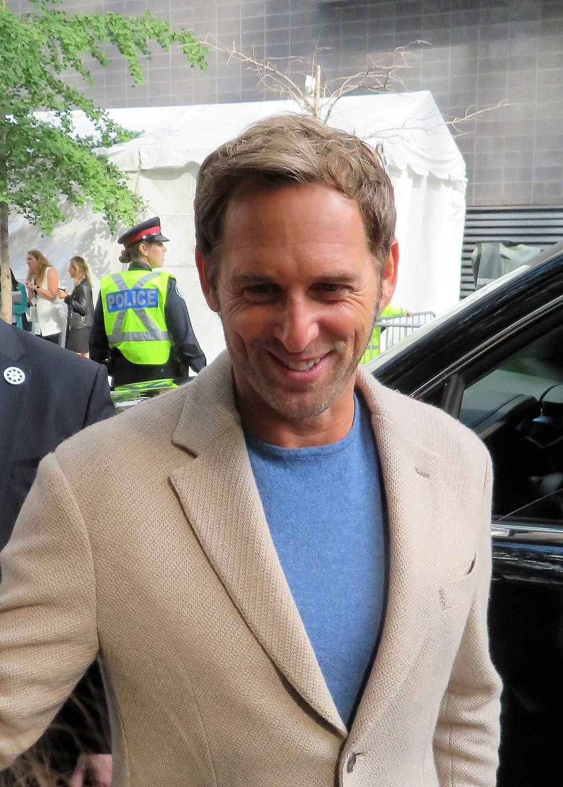 American Actor Josh Lucas At The Toronto Film Festival Wallpaper