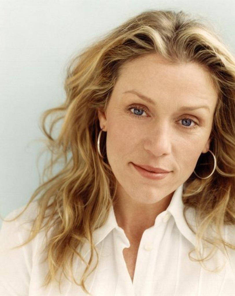 American Actress Frances Mcdormand Headshot Wallpaper