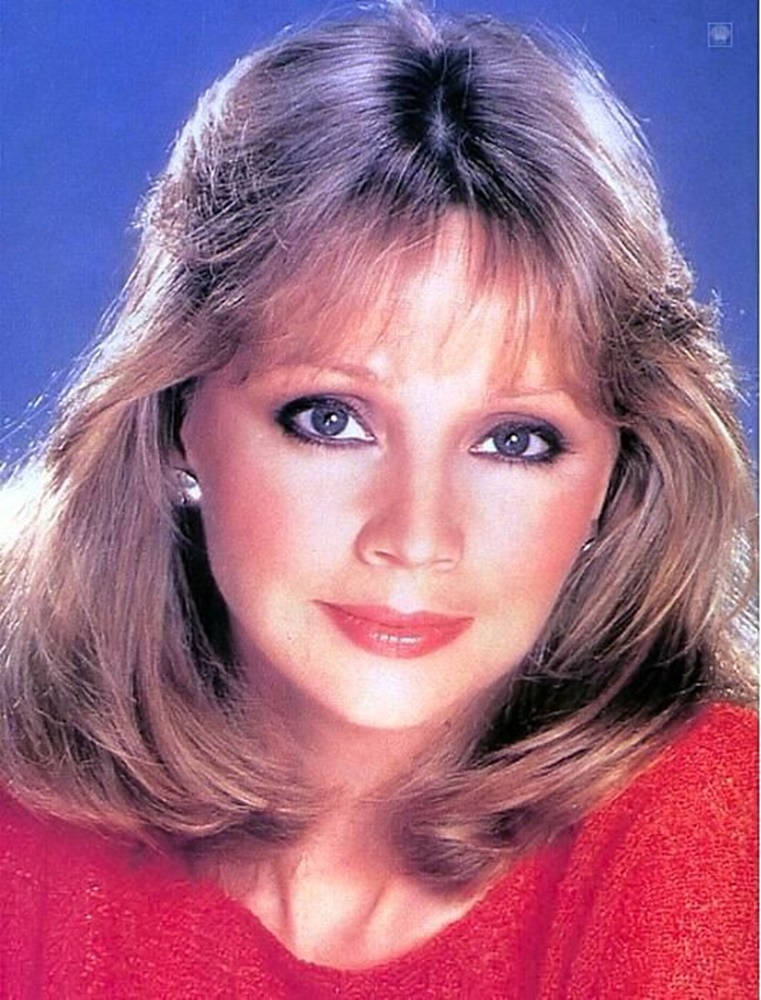 American Celebrity Shelley Long Close Up Shot Wallpaper