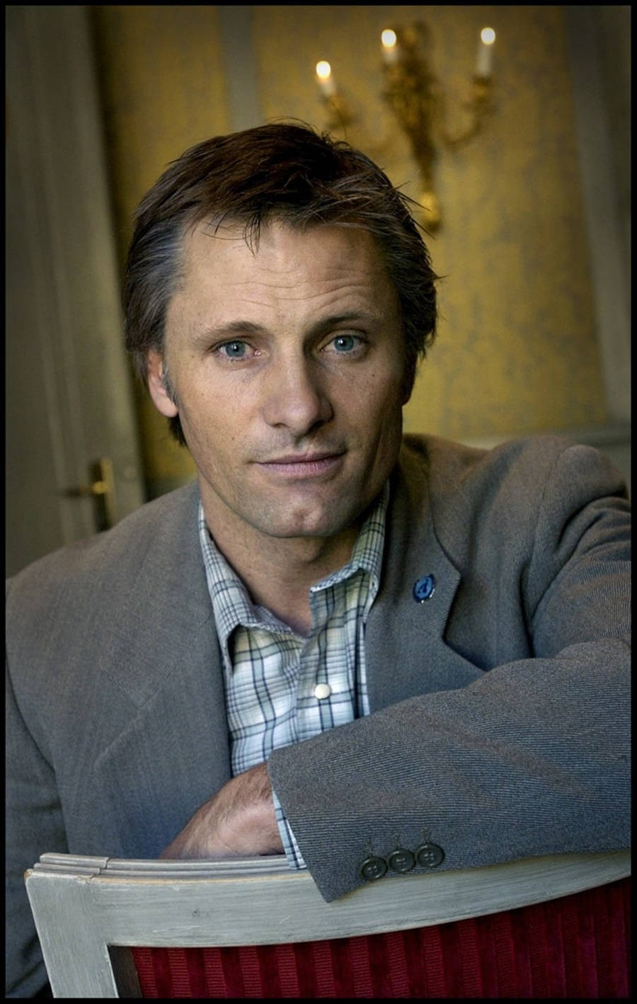 American Celebrity Viggo Mortensen Photoshoot Wallpaper