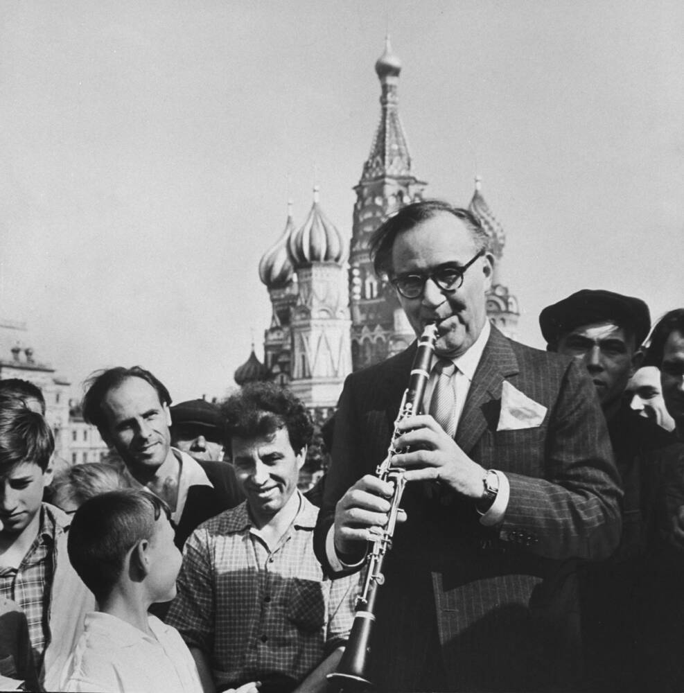 American Clarinetist Benny Goodman In Germany Wallpaper