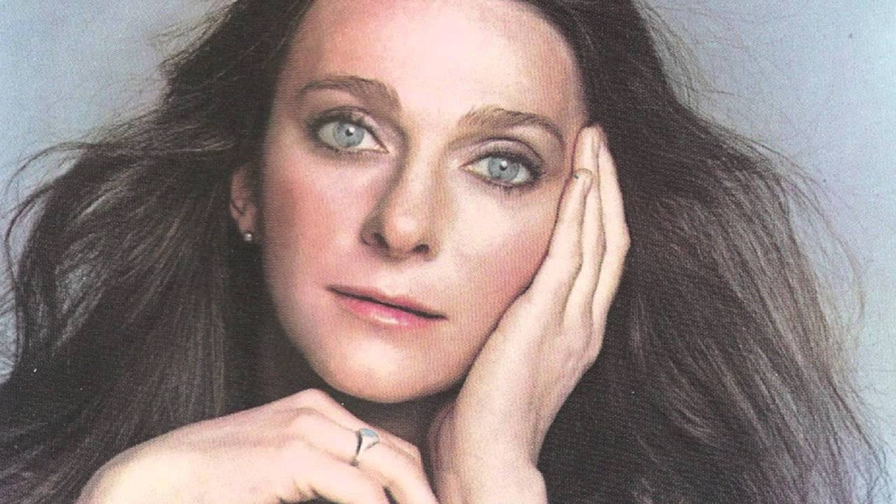 American Singer Judy Collins 1975 Album Judith Wallpaper