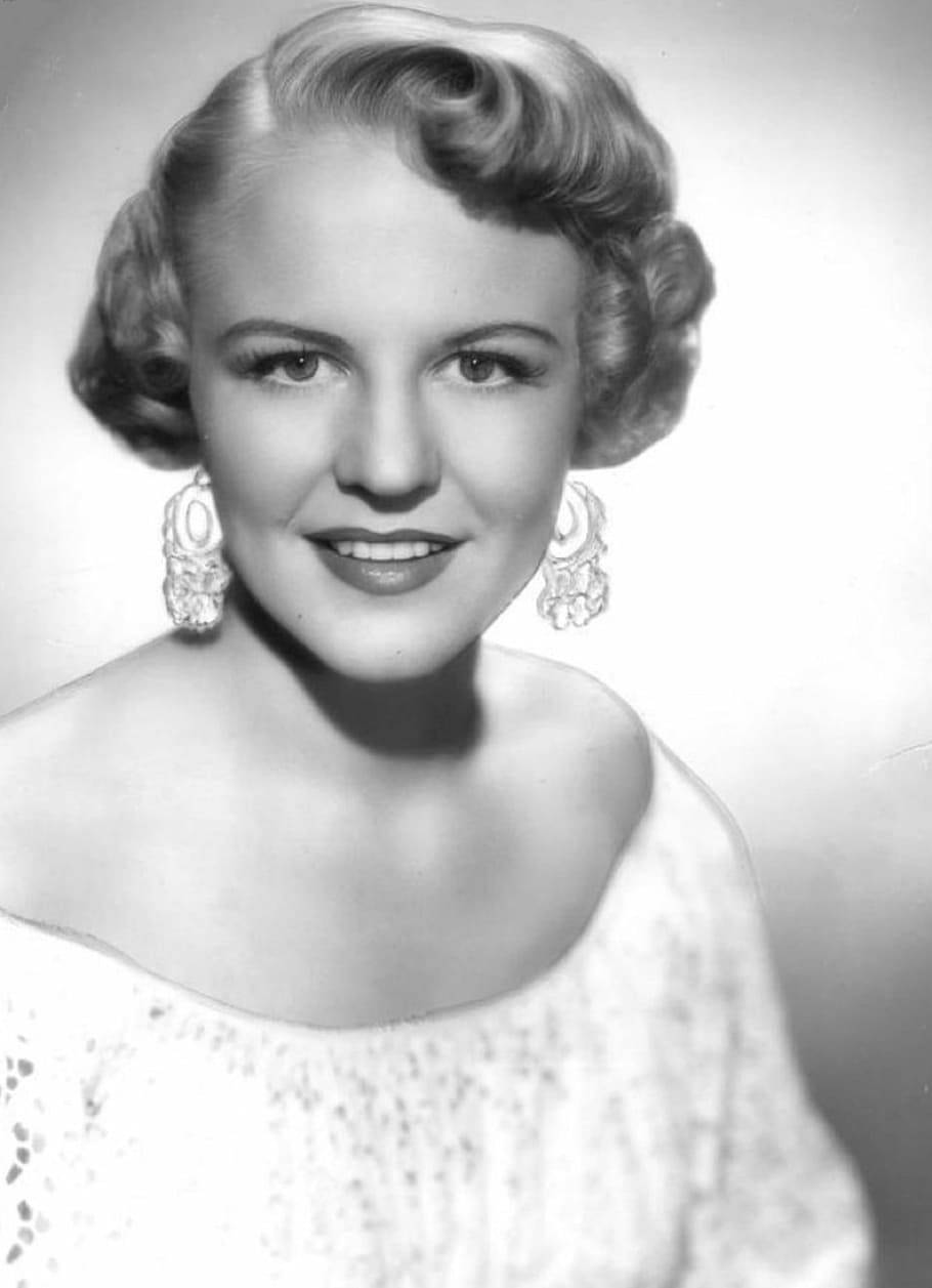 American Singer Peggy Lee Publicity Portrait Wallpaper