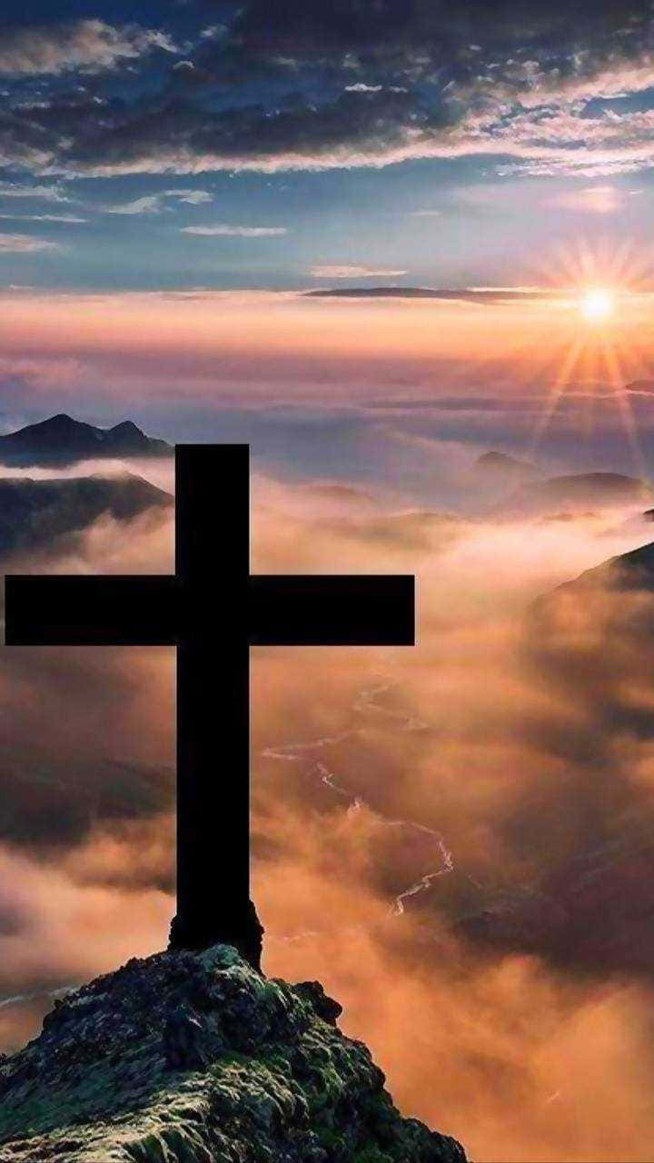 An Inspirational Cross To Keep God Close. Wallpaper