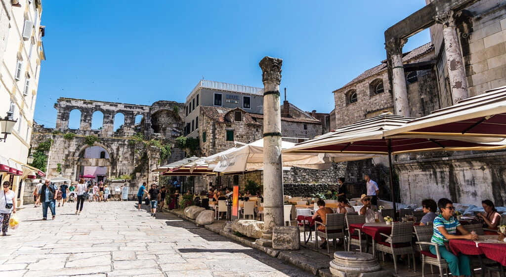 Ancient Diocletians Palace City Location Wallpaper