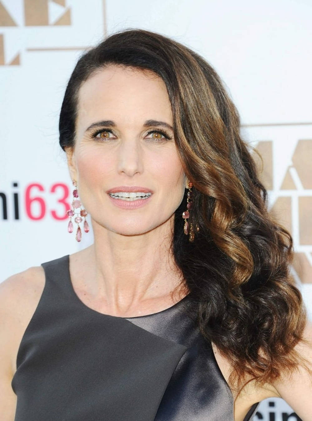 Andie Macdowell Brown Eyed Actress Wallpaper