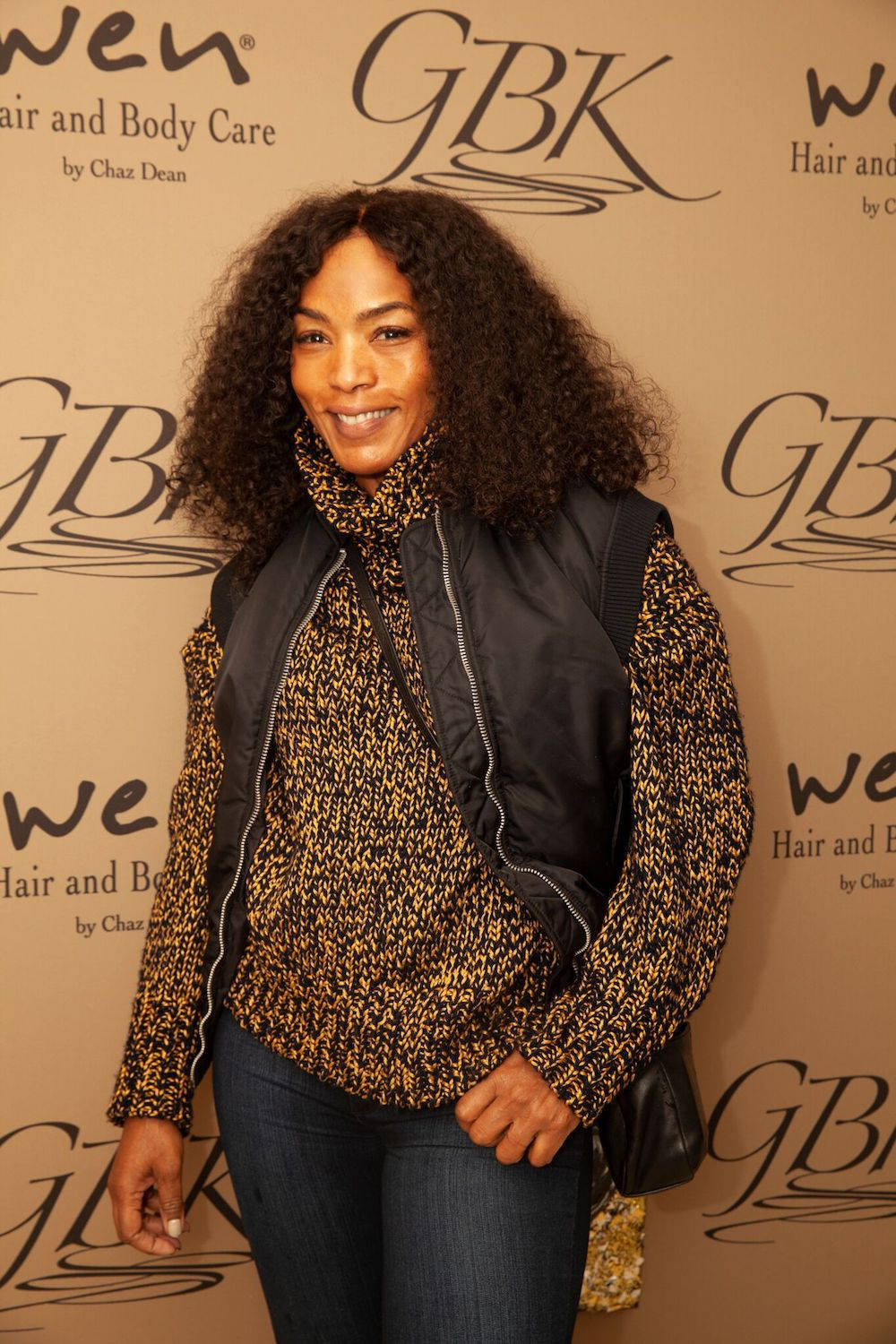 Angela Bassett Gbk Lounge Wallpaper