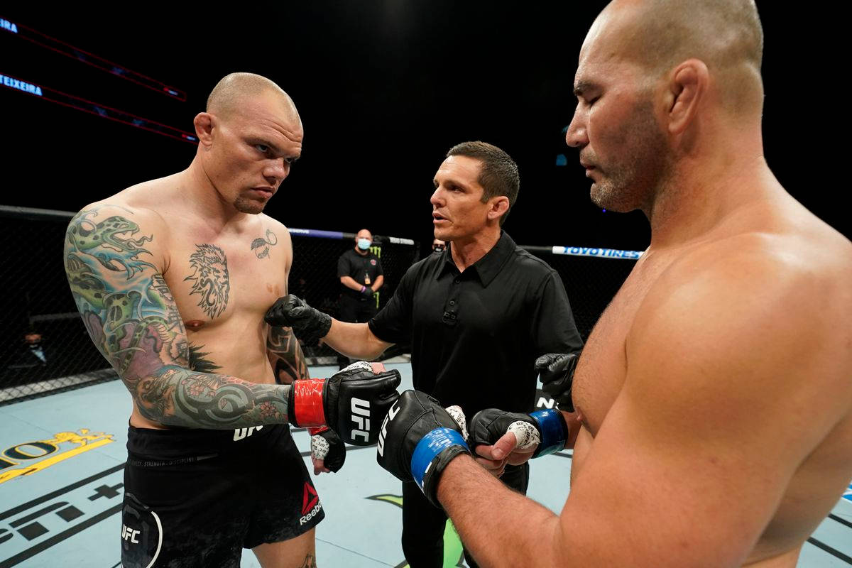 Anthony Smith Glover Teixeira Fist Bump Wallpaper