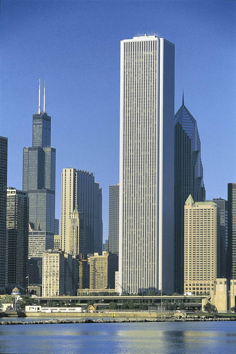 Aon Center In United States Wallpaper