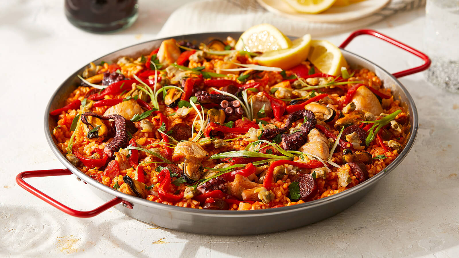 Appetizing Spanish Paella Food Wallpaper