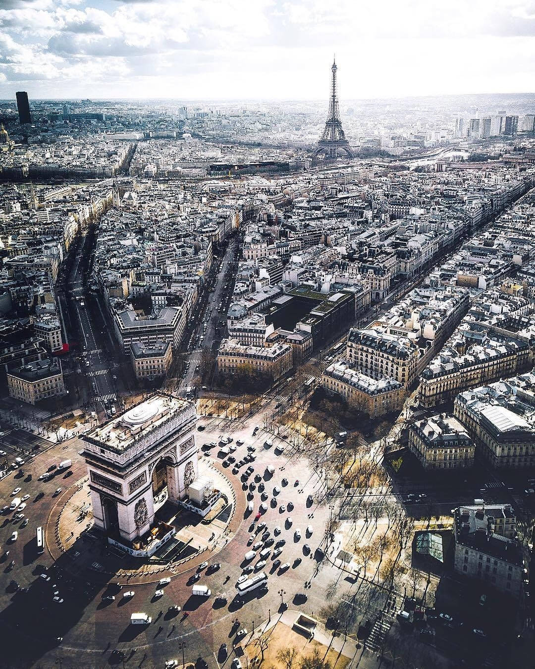 Arc De Triomphe Bird's Eye View Wallpaper