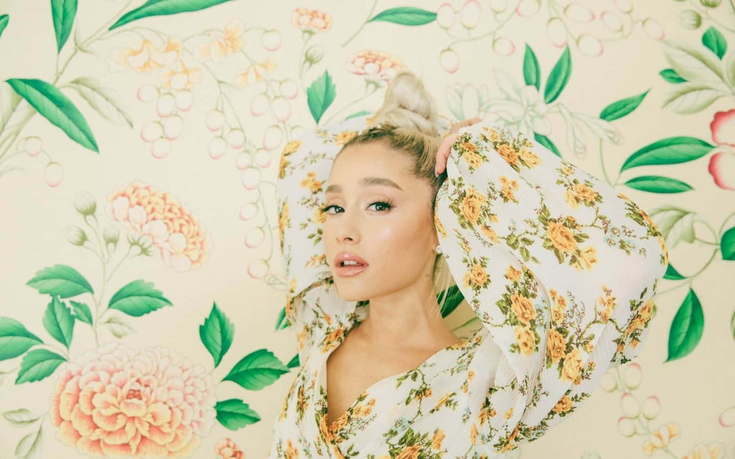 Ariana Grande In A Wistful, Dreamy Aesthetic. Wallpaper