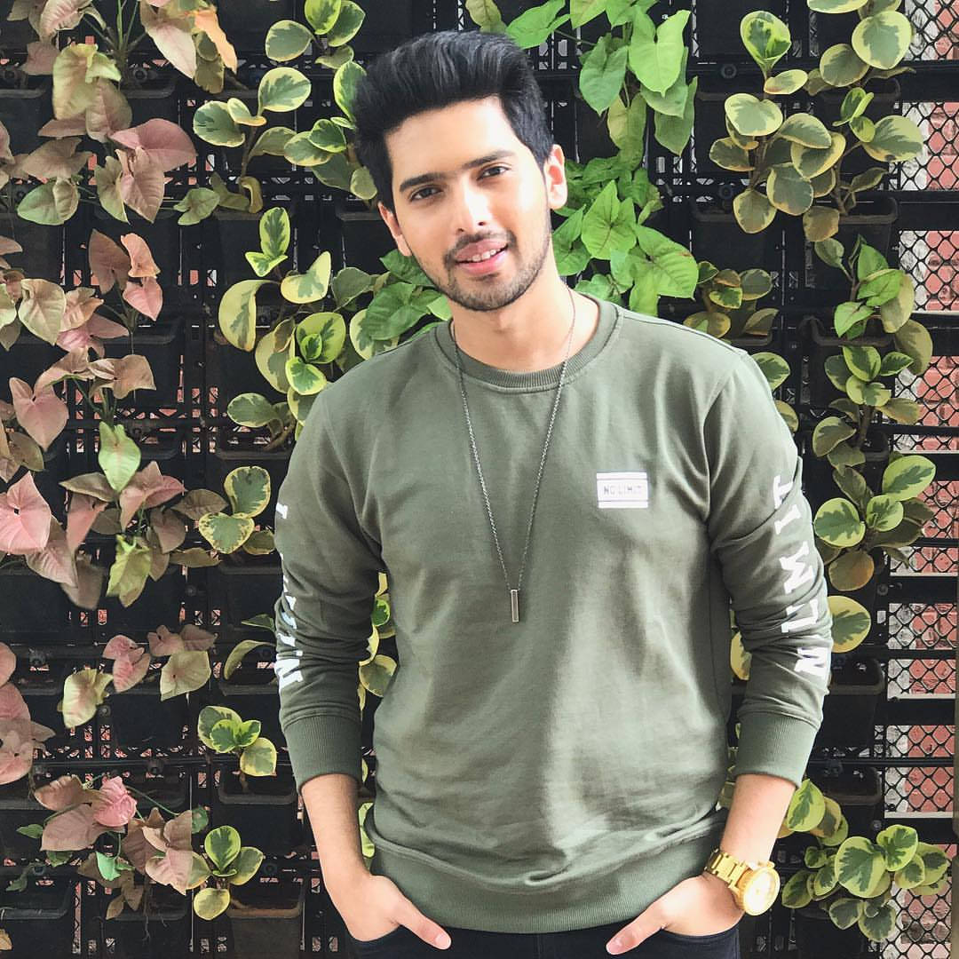 Armaan Malik Pullover Wallpaper