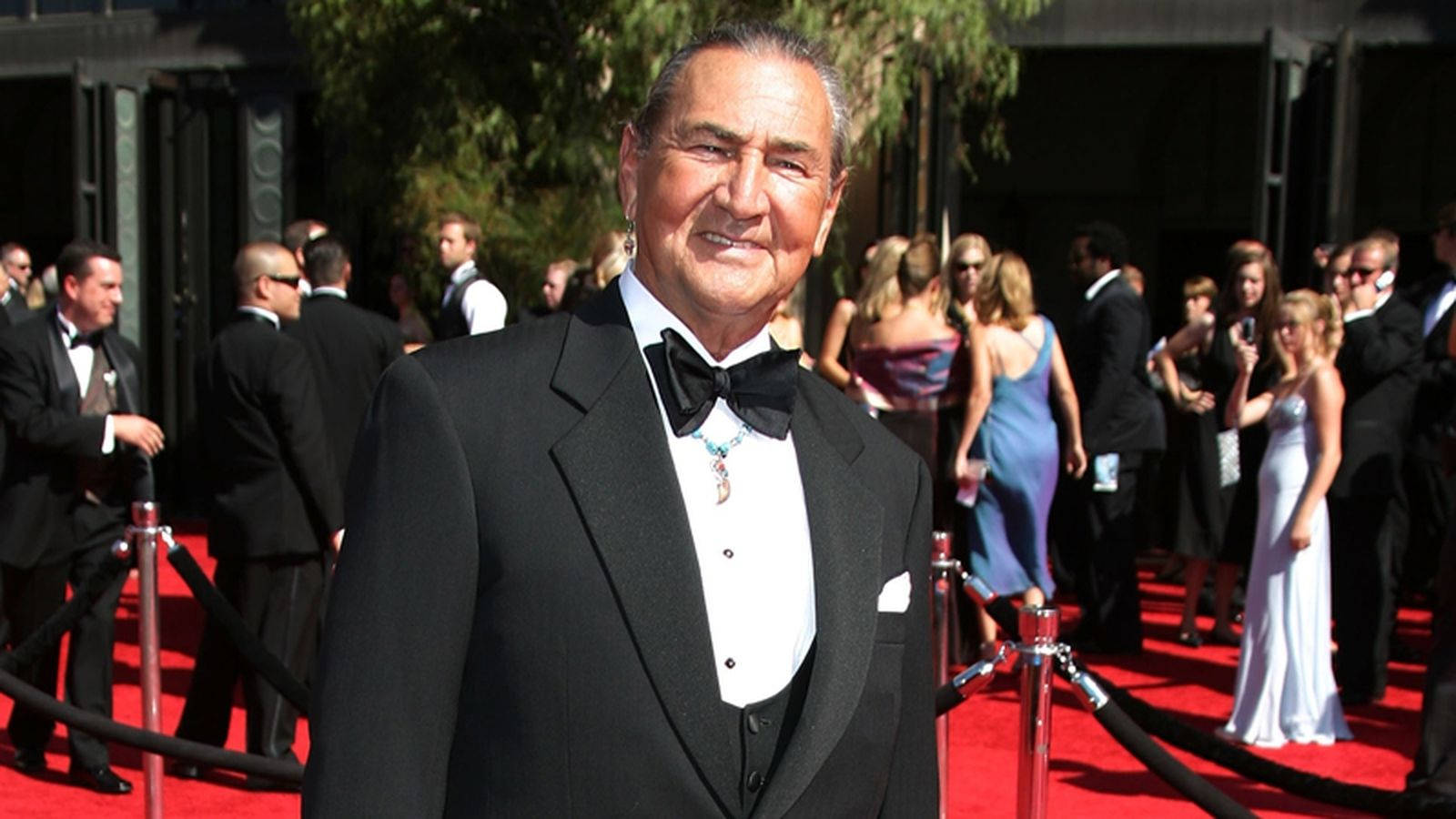 August Schellenberg In Suit At Red Carpet Wallpaper