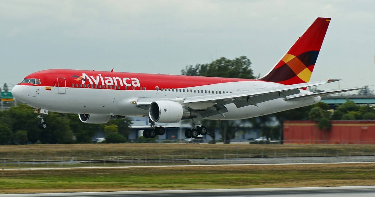 Avianca Airline Boeing 767 Landing Shot Wallpaper