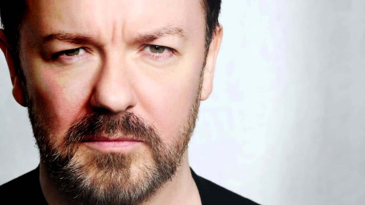 Award-winning Comedian And Actor Ricky Gervais Wallpaper