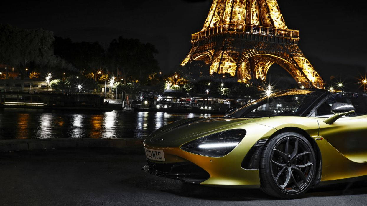 Awesome Gold Mclaren Spyder In Paris Wallpaper