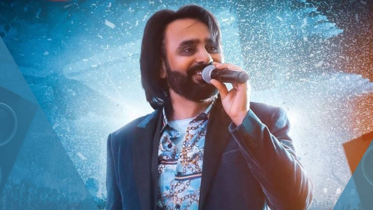 Babbu Maan Singing On Stage Wallpaper