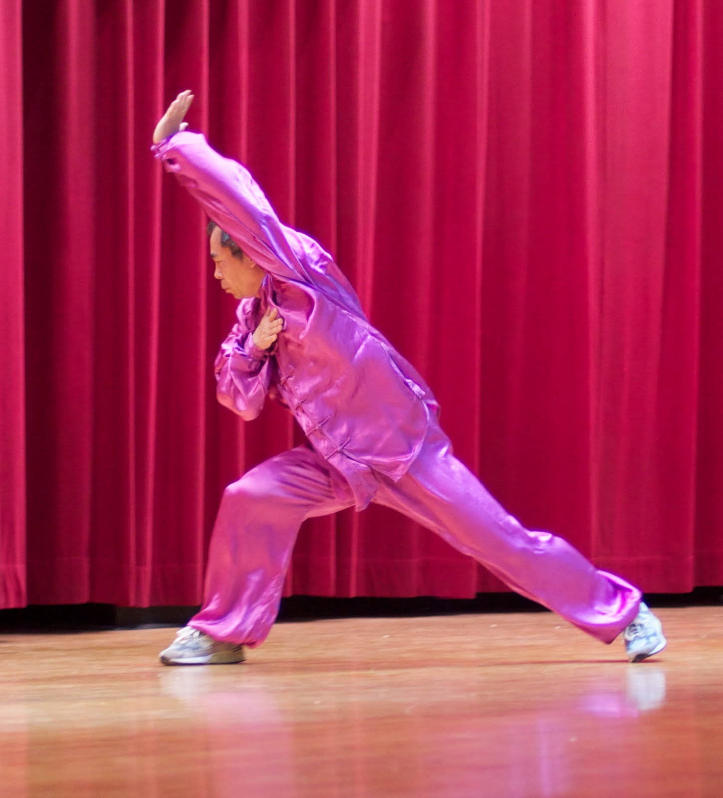 Bagua In Stage Pink Uniform Wallpaper