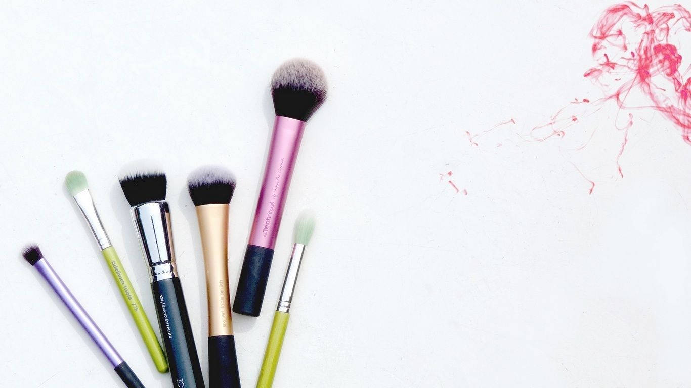 Beautiful Collection Of Makeup Shading Brush Set Wallpaper