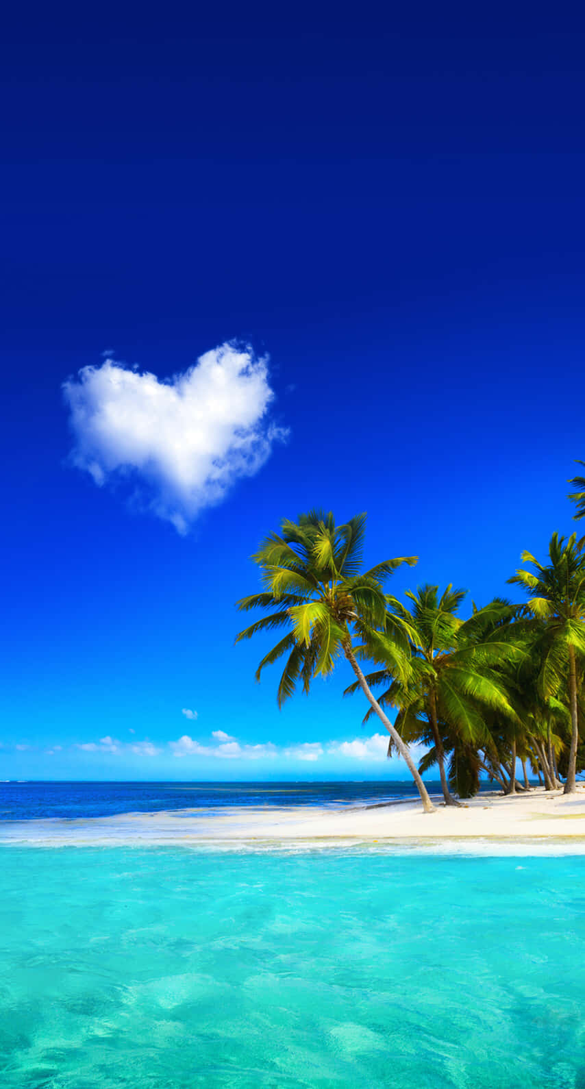 Beautiful Sea With Heart Shaped Cloud Wallpaper