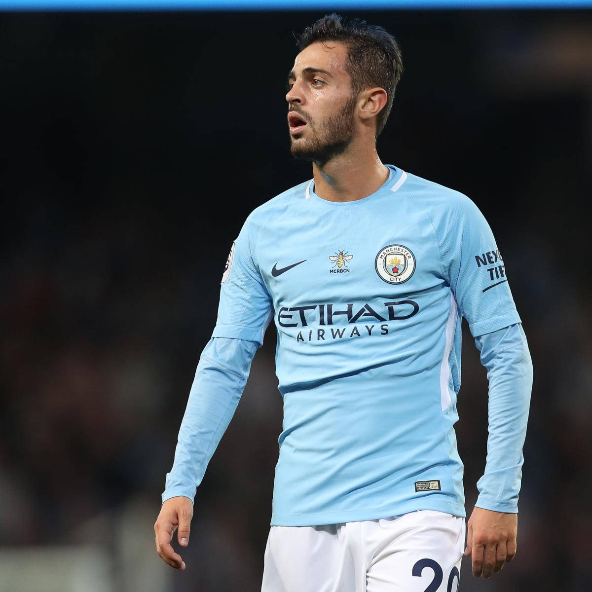 Bernardo Silva Walking In Blue Uniform Wallpaper