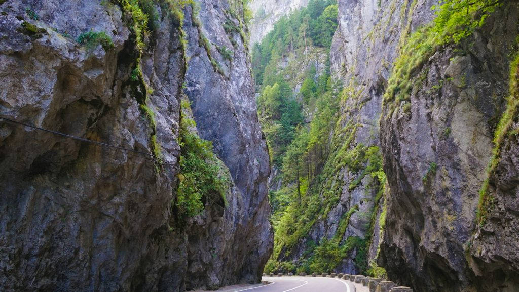 Bicaz Gorge Valley Romania Wallpaper