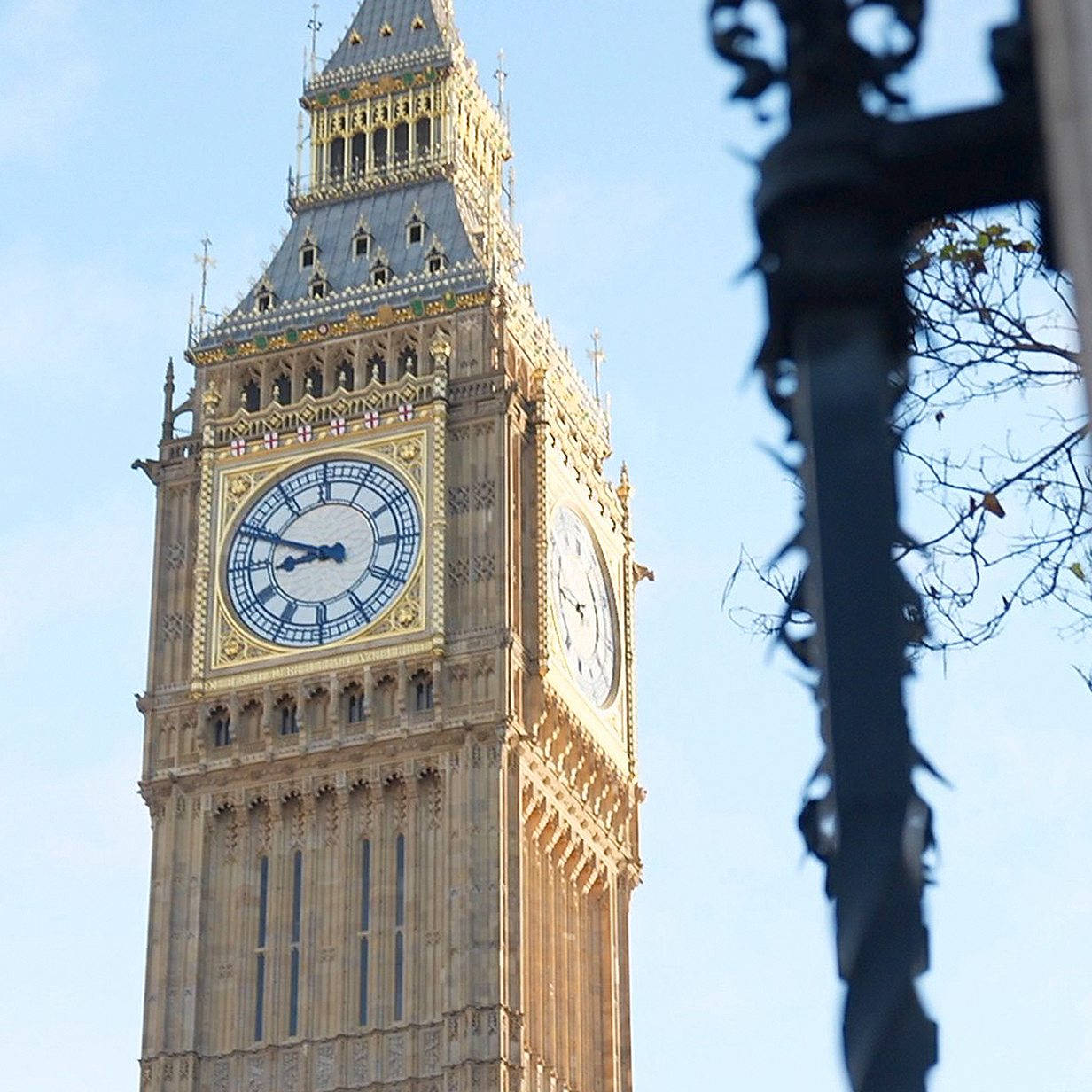 Big Ben From Below Wallpaper