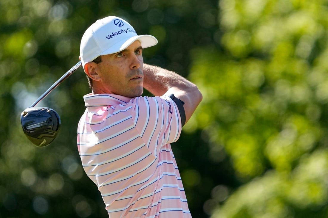 Billy Horschel Side Profile While Playing Wallpaper