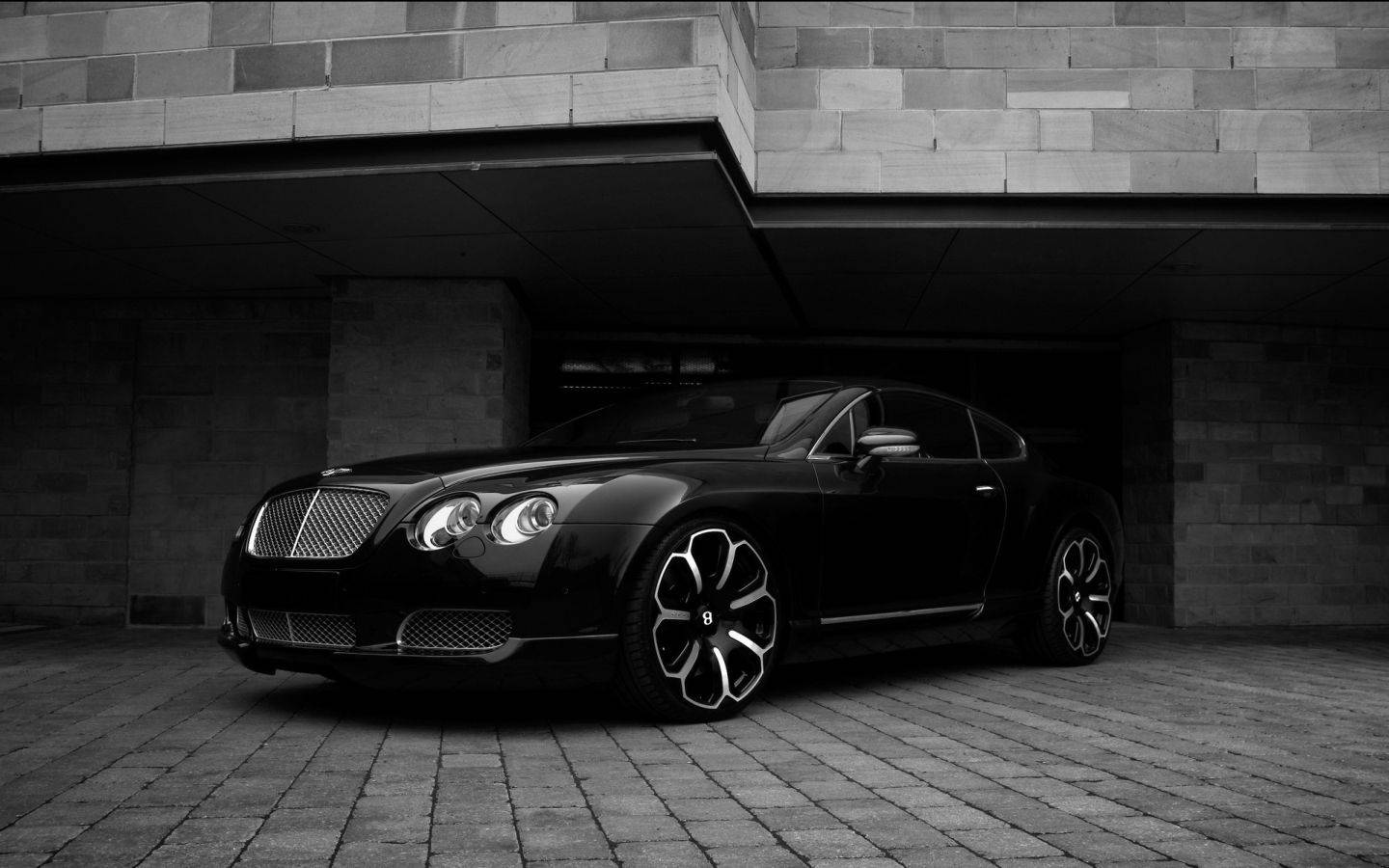 Black Bentley Flower Rims Wallpaper