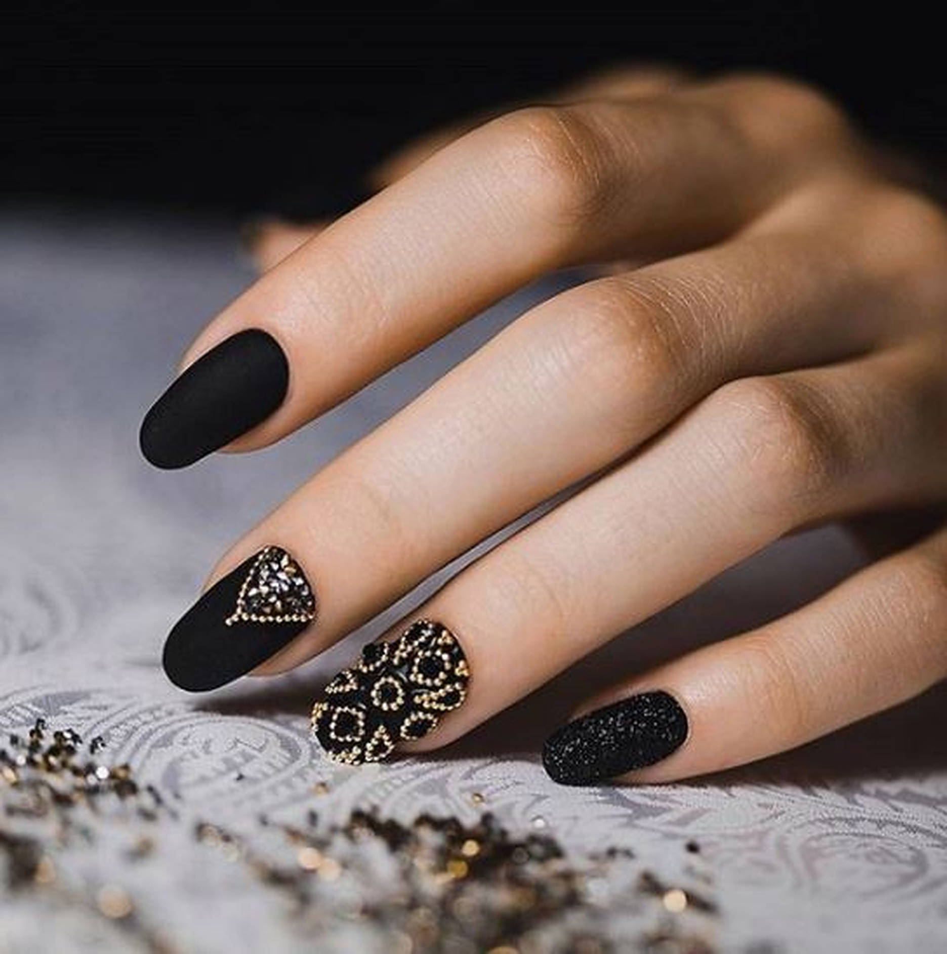 Black Nail Art Wallpaper